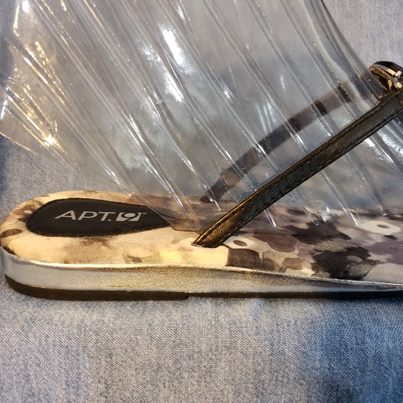 Sandals - Picture 5 of 7